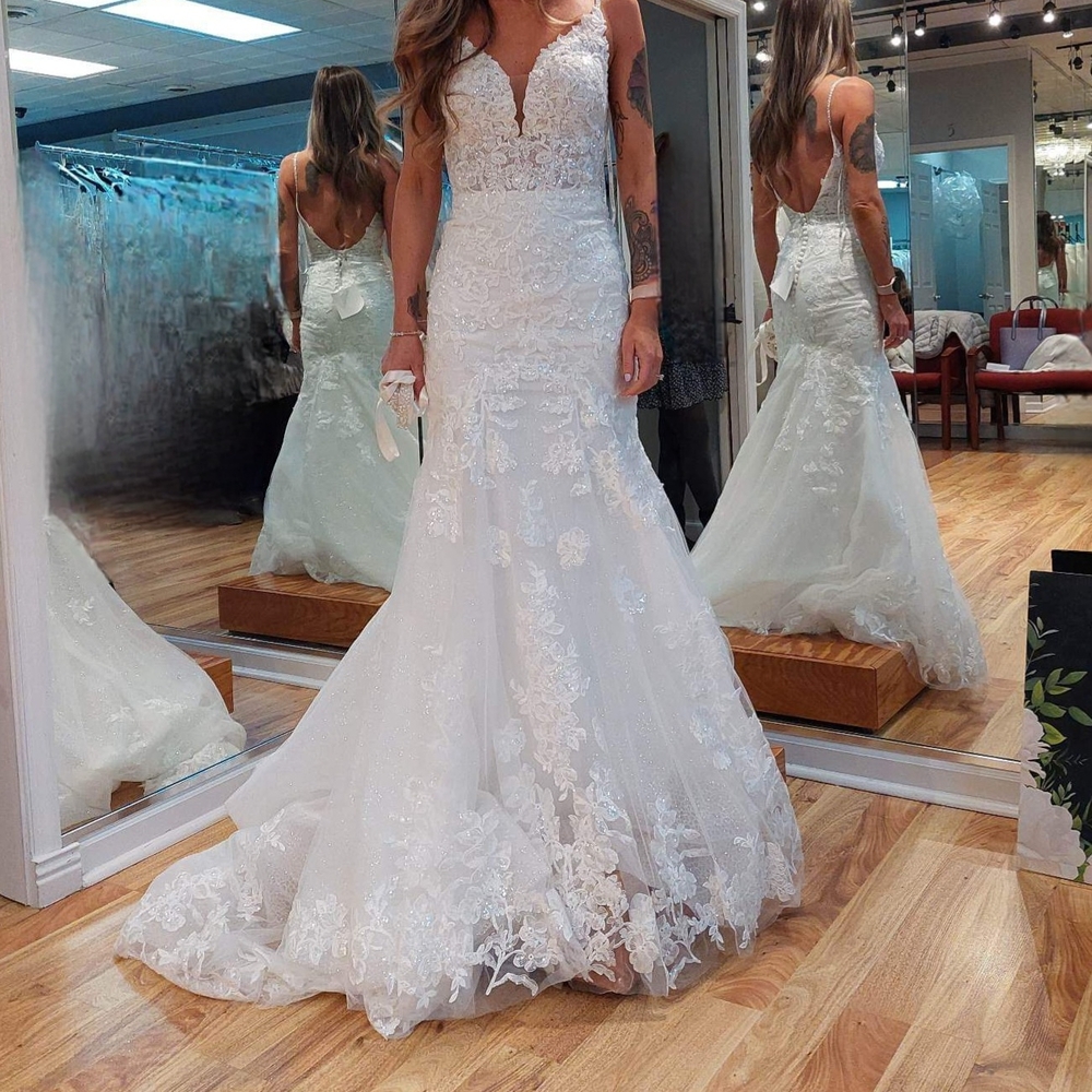 Elegant White Lace Wedding Dress